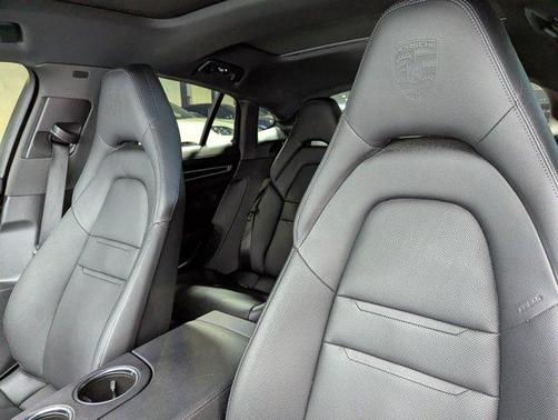 2023 Porsche Panamera 4 Platinum Edition