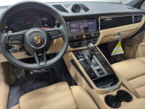 2026 Porsche Macan AWD