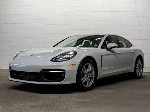 2023 Porsche Panamera 4