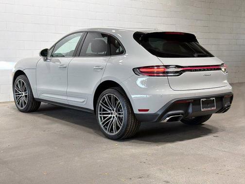 2026 Porsche Macan AWD