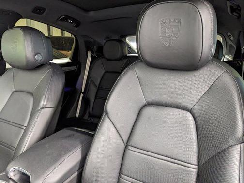 2022 Porsche Cayenne Platinum Edition