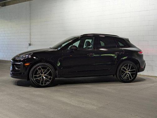 2025 Porsche Macan Base