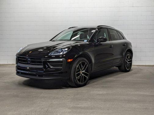 2025 Porsche Macan Base