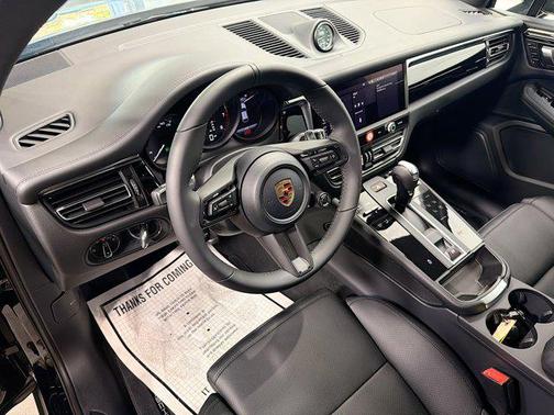 2026 Porsche Macan AWD