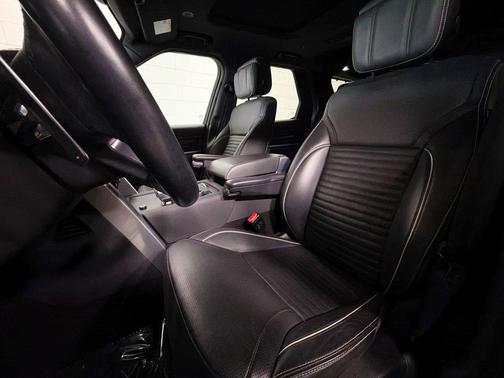 Silver 2023 Land Rover Discovery P360 HSE R-Dynamic