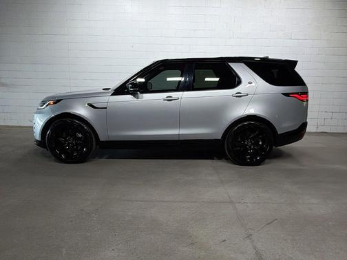 Silver 2023 Land Rover Discovery P360 HSE R-Dynamic