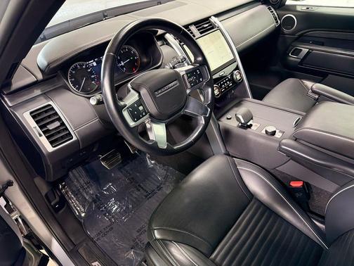Silver 2023 Land Rover Discovery P360 HSE R-Dynamic
