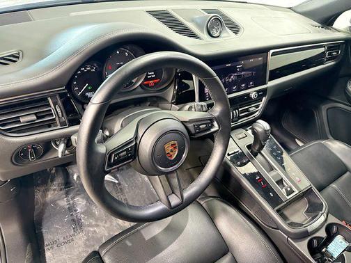 Chalk 2023 Porsche Macan Macan
