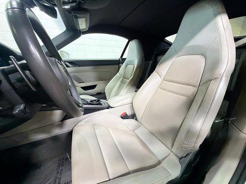 2020 Porsche 911 Carrera