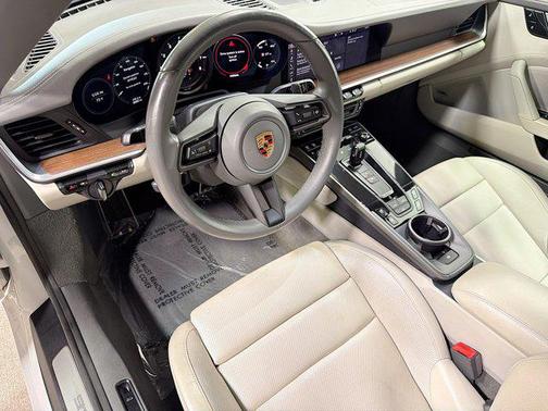 2020 Porsche 911 Carrera