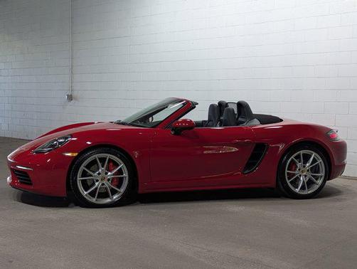 2025 Porsche 718 Boxster S
