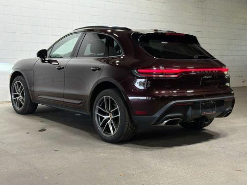 Copper Ruby Metallic 2024 Porsche Macan Macan