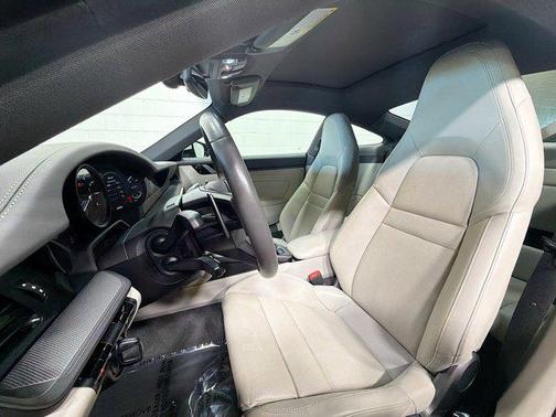 2021 Porsche 911 Carrera