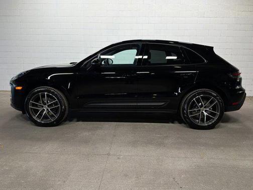 2026 Porsche Macan AWD