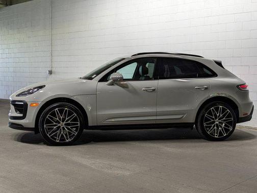 2025 Porsche Macan Base