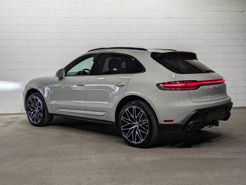 2025 Porsche Macan Base