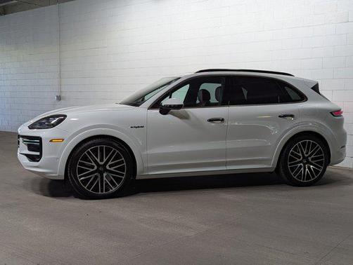 2025 Porsche Cayenne Turbo