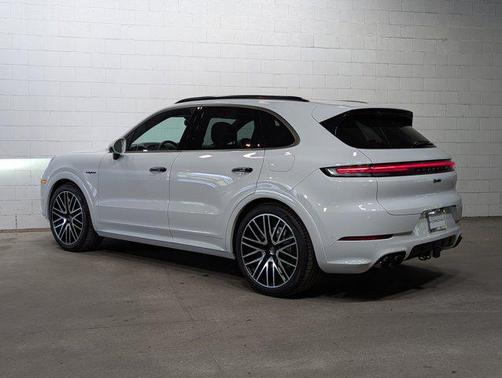 2025 Porsche Cayenne Turbo