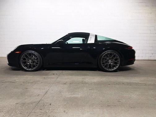 2022 Porsche 911 Targa 4