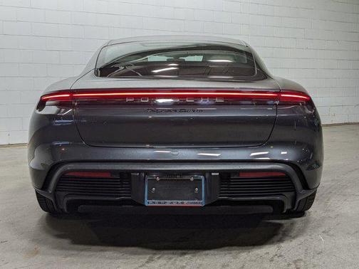 2020 Porsche Taycan Turbo