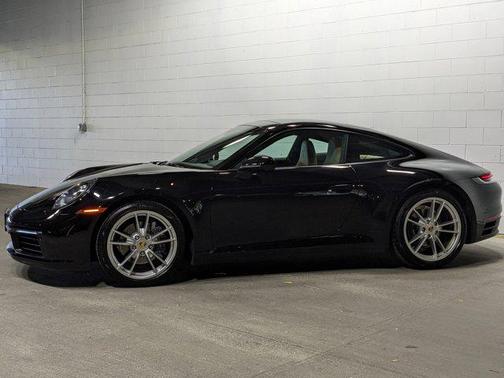 2022 Porsche 911 Carrera