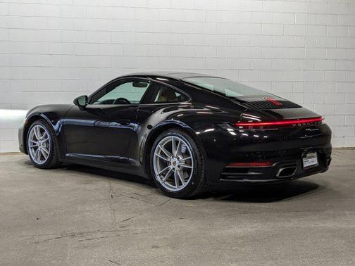 2022 Porsche 911 Carrera