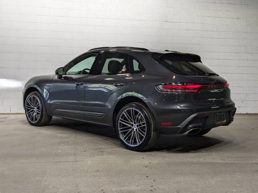 2025 Porsche Macan Base