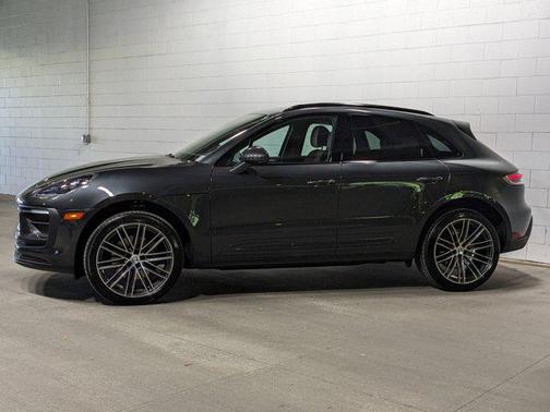 2025 Porsche Macan Base