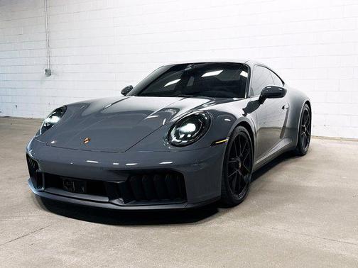 2025 Porsche 911 Carrera 4 GTS