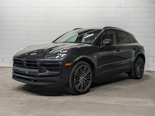 2025 Porsche Macan Base