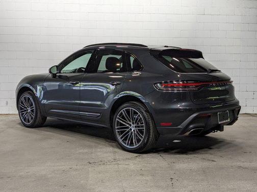 2025 Porsche Macan Base