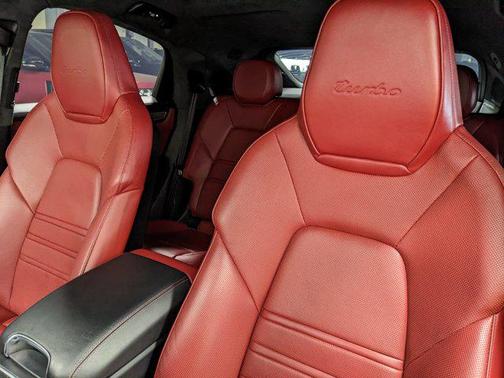 2022 Porsche Cayenne Turbo