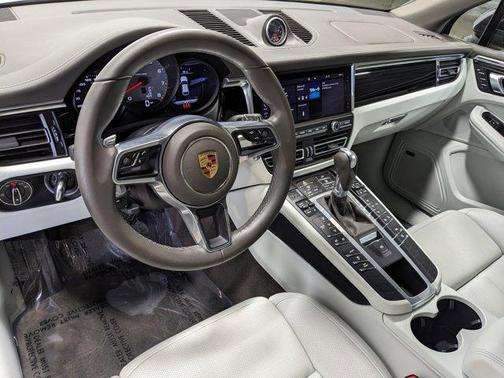 2021 Porsche Macan Base