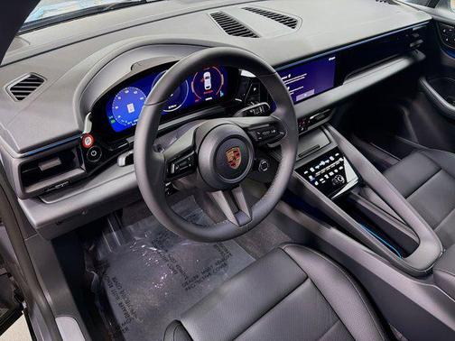 2025 Porsche Macan 4S