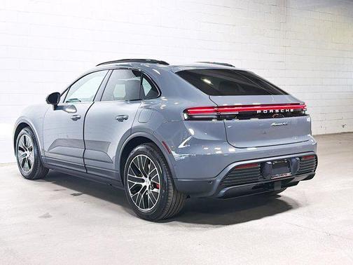 2025 Porsche Macan 4S