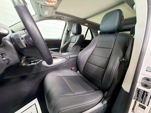 White 2025 Mercedes-Benz GLE 350 4MATIC