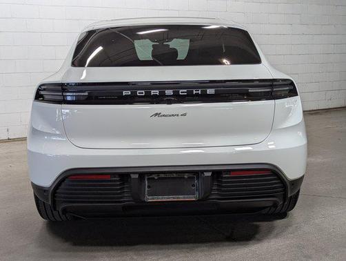 2025 Porsche Macan 4