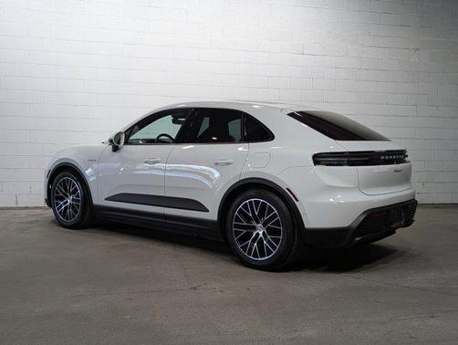 2025 Porsche Macan 4