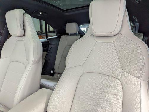 2025 Porsche Macan 4