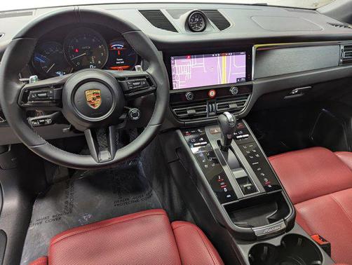 2025 Porsche Macan GTS
