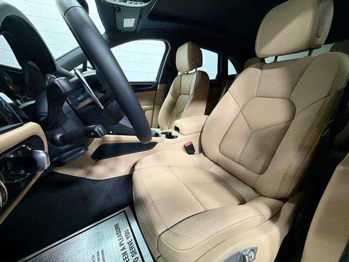 2026 Porsche Macan AWD