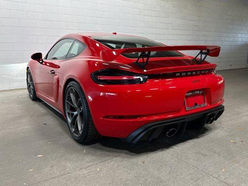 2022 Porsche 718 Cayman GT4