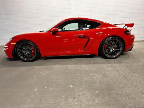 2022 Porsche 718 Cayman GT4