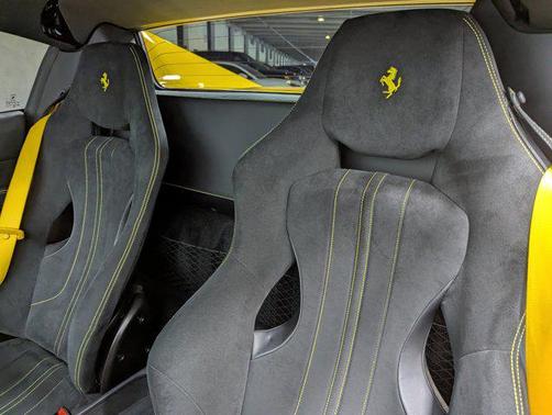 2021 Ferrari F8 Spider Base