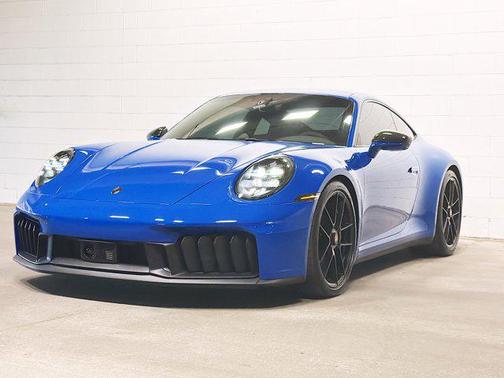 2025 Porsche 911 Carrera 4 GTS