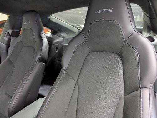 2025 Porsche 911 Carrera 4 GTS