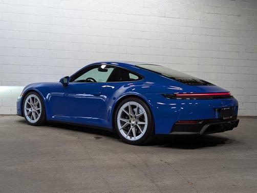 2025 Porsche 911 Carrera 4 GTS