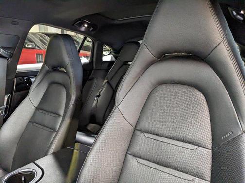 2019 Porsche Panamera 4