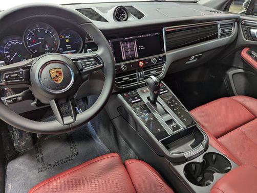 2026 Porsche Macan AWD