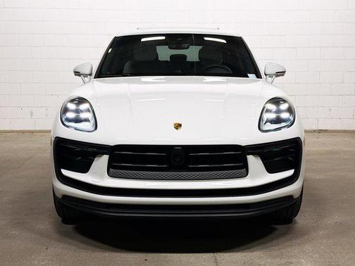 2026 Porsche Macan AWD